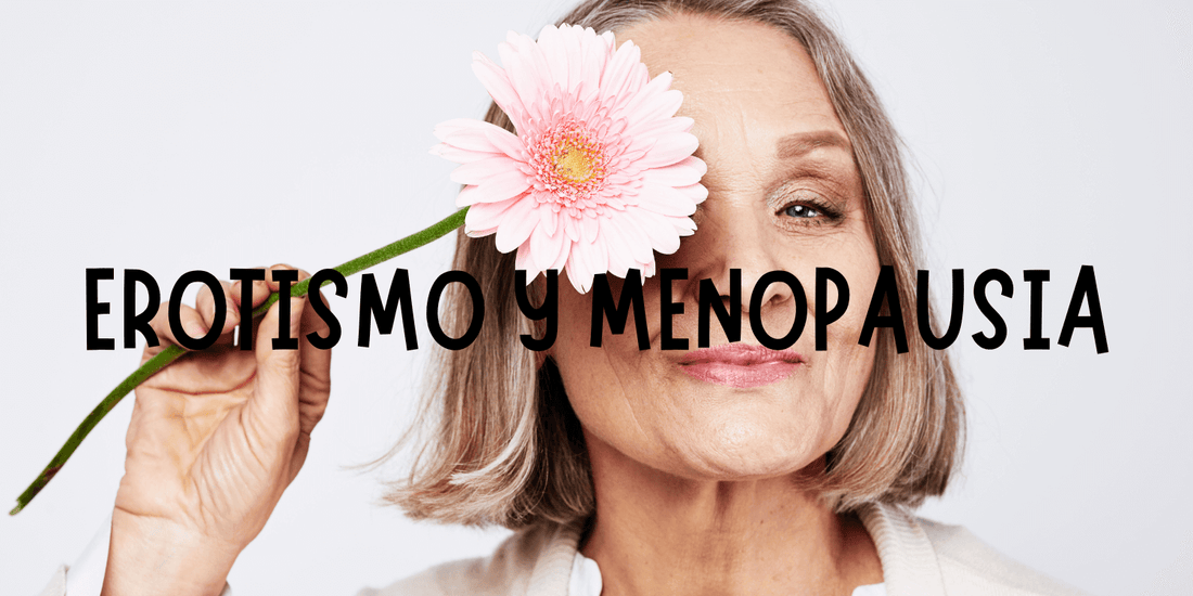 Mujera madura disfrutando de un momento de relajación y autoconocimiento durante la menopausia
