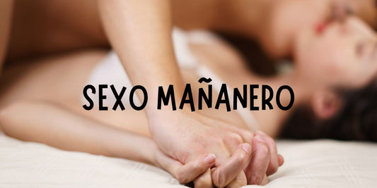 Pareja teniendo sexo en la mañana