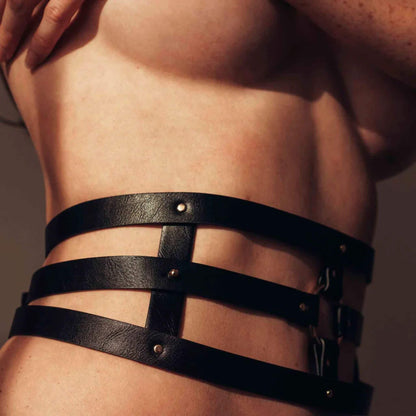 Cinturon con Correa Cuero Vegano BDSM Modelo